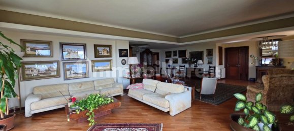 5 rooms Building in Messina, Italy No. 322811 10