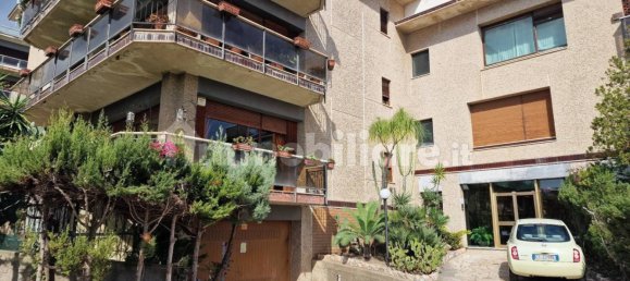 5 rooms Building in Messina, Italy No. 322811 2