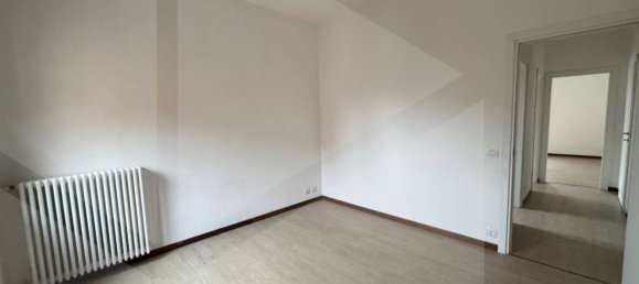 4 bedrooms Apartment in Sassuolo, Italy No. 29396 21