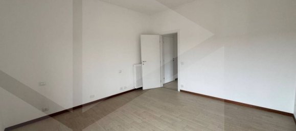 4 bedrooms Apartment in Sassuolo, Italy No. 29396 30