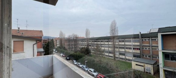 4 bedrooms Apartment in Sassuolo, Italy No. 29396 34