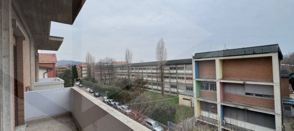 4 bedrooms Apartment in Sassuolo, Italy No. 29396 5