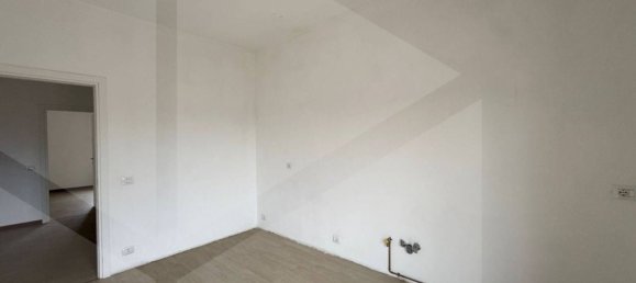 4 bedrooms Apartment in Sassuolo, Italy No. 29396 11