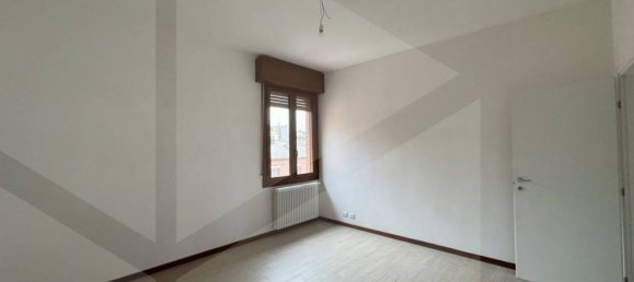 4 bedrooms Apartment in Sassuolo, Italy No. 29396 12