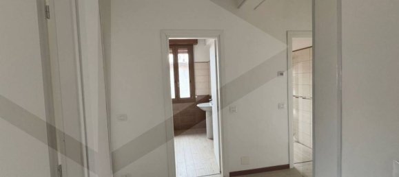 4 bedrooms Apartment in Sassuolo, Italy No. 29396 16