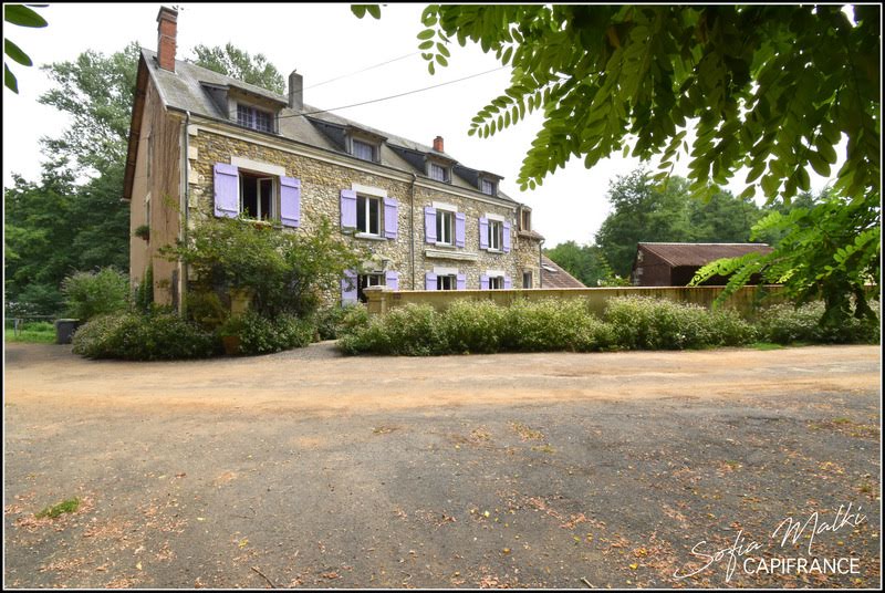 9 bedrooms House in Le Chatelet, France No. 262297
