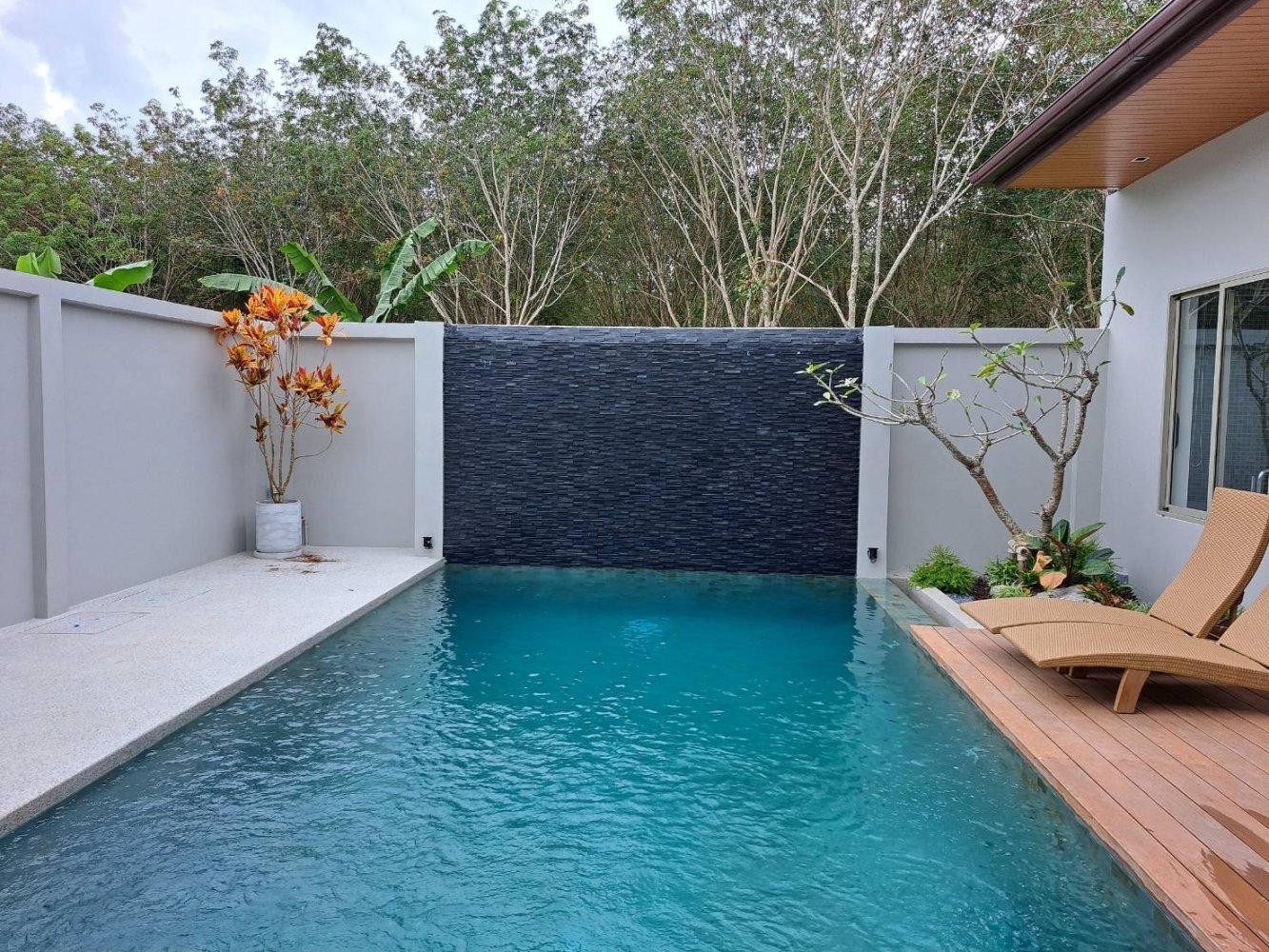 3 bedrooms Villa in Naithon Beach, Thailand No. 25958