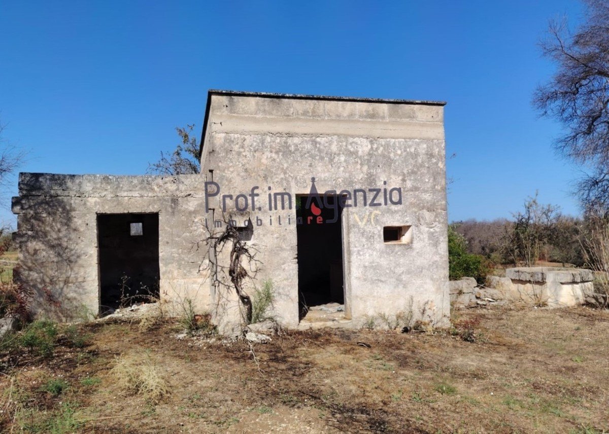 Garage à Carovigno, Italy 20m² No. 381943