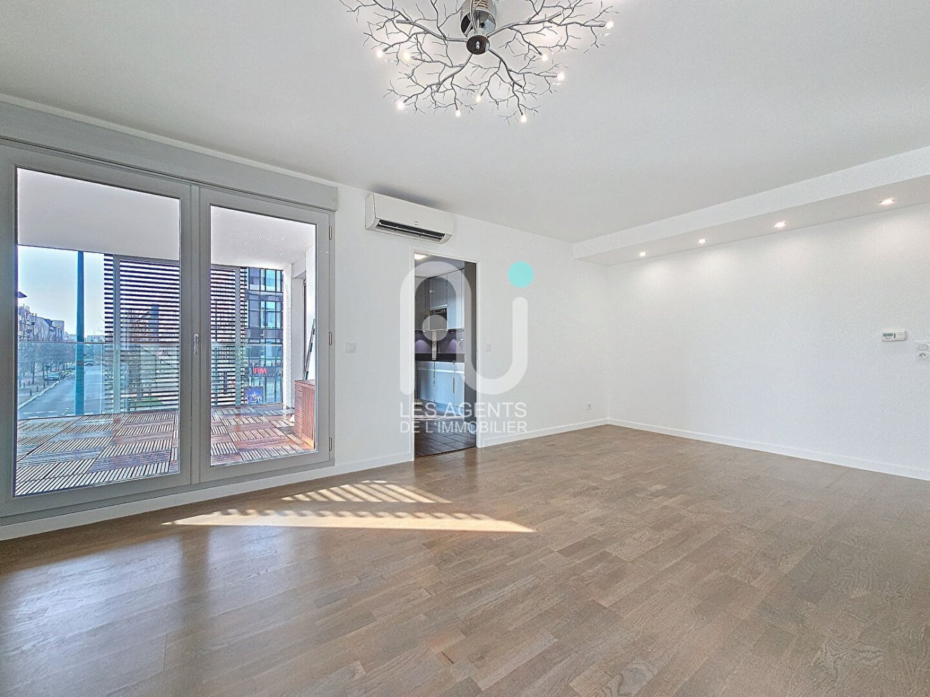 3 bedrooms Apartment in Gennevilliers, France No. 132149