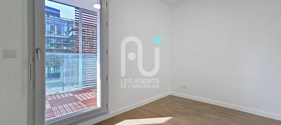 3 bedrooms Apartment in Gennevilliers, France No. 132149 4