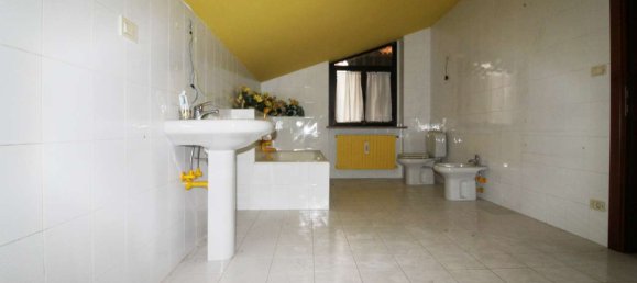 7 bedrooms House in Cirié, Italy No. 121590 40