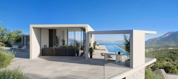 350m² Villa in Thessaloniki, Greece No. 2145 3