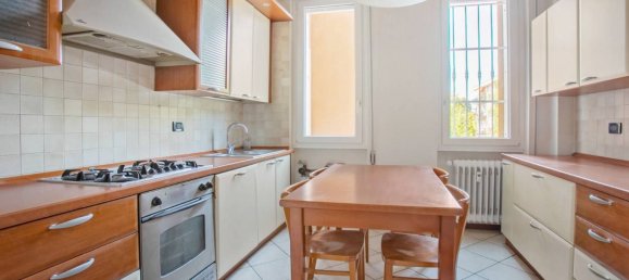 2 bedrooms Apartment in Brescia, Italy No. 374977 3