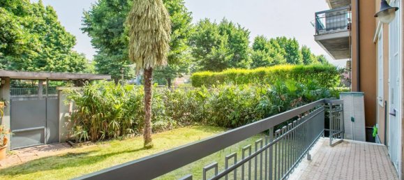 2 bedrooms Apartment in Brescia, Italy No. 374977 6