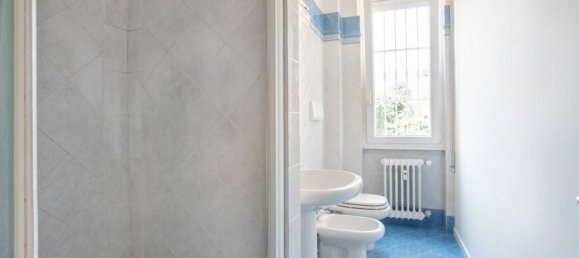 2 bedrooms Apartment in Brescia, Italy No. 374977 8