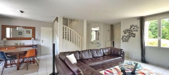 4 bedrooms House in Val-d'Oise, France No. 307627 3