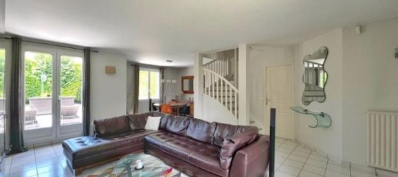 4 bedrooms House in Val-d'Oise, France No. 307627 4