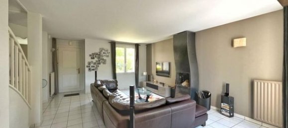 4 bedrooms House in Val-d'Oise, France No. 307627 5