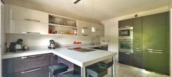 4 bedrooms House in Val-d'Oise, France No. 307627 7