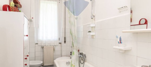 Apartamento de 2 dormitorios en Genoa, Italy No. 295495 8