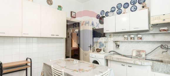 Apartamento de 2 dormitorios en Genoa, Italy No. 295495 13