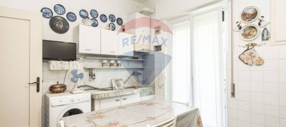 Apartamento de 2 dormitorios en Genoa, Italy No. 295495 12