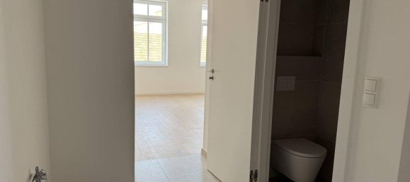 2 rooms Apartment in Ottakring, Austria No. 208573 2