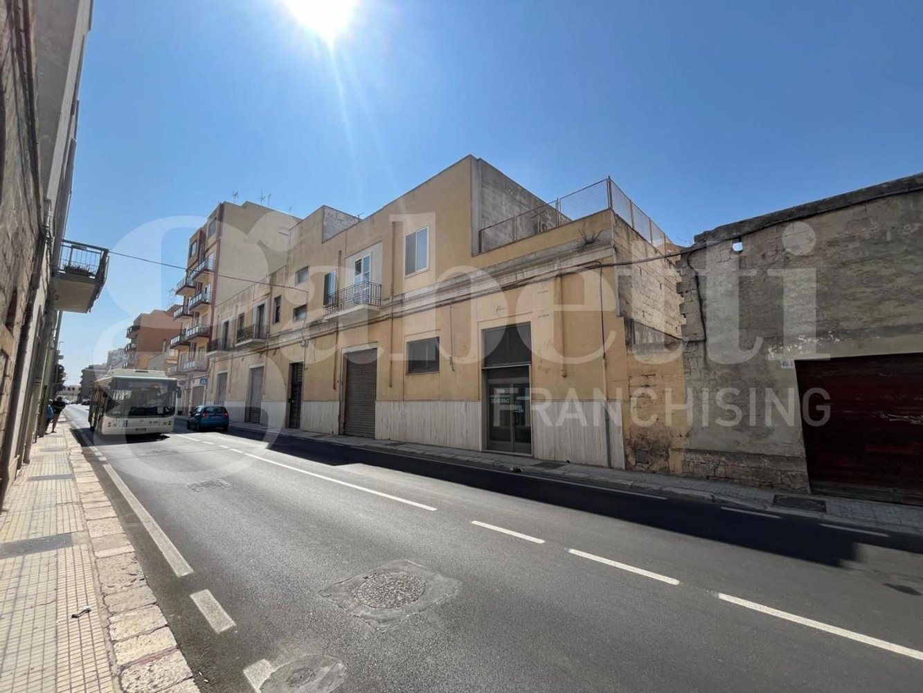  بناية في Brindisi, Italy 1100متر مربع رقم 334444