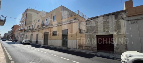  بناية في Brindisi, Italy 1100متر مربع رقم 334444 7