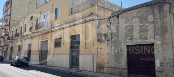  بناية في Brindisi, Italy 1100متر مربع رقم 334444 3