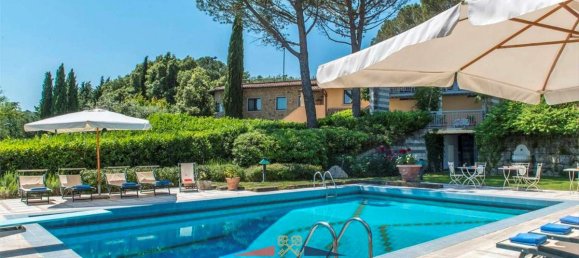 8 bedrooms Villa in Arezzo, Italy No. 459 5