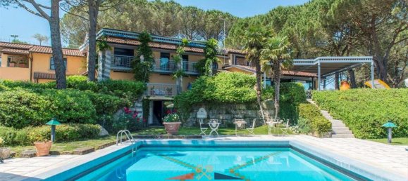 8 bedrooms Villa in Arezzo, Italy No. 459 7