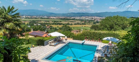 8 bedrooms Villa in Arezzo, Italy No. 459 3