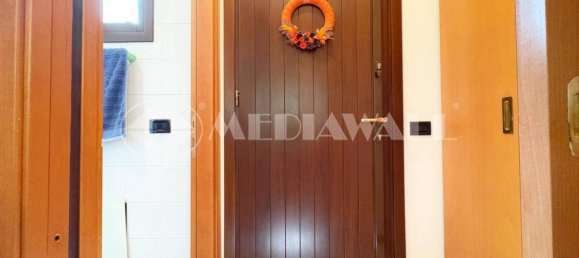 Casa de 3 dormitorios en San Michele al Tagliamento, Italy No. 341685 2