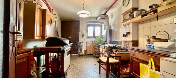 10-Zimmer Haus in Castellamonte, Italy, Nr. 24363 26