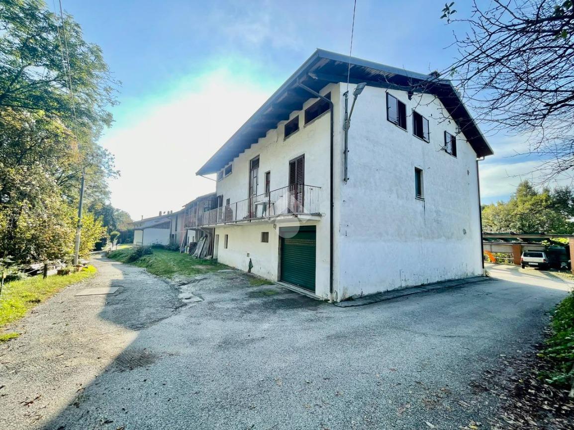 10-Zimmer Haus in Castellamonte, Italy, Nr. 24363
