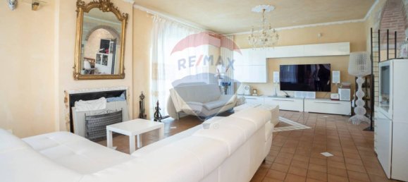 2 bedrooms House in Arcevia, Italy No. 292126 12