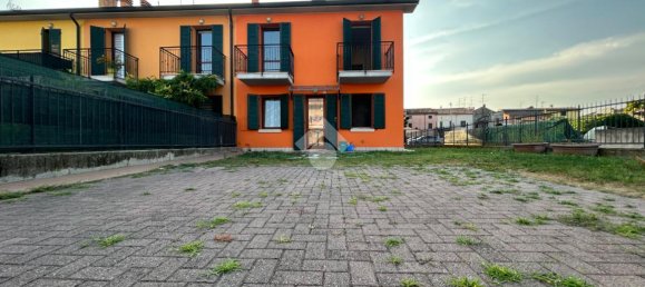 4 rooms House in Mozzecane, Italy No. 111770 17