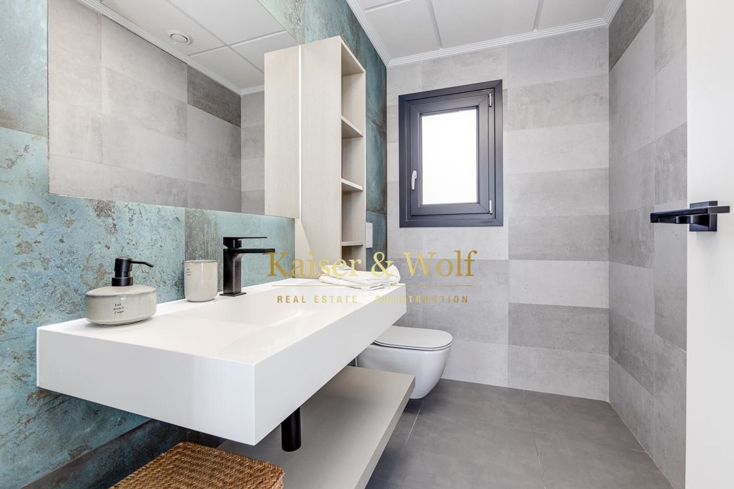 4 bedrooms Villa in Torrevieja, Spain No. 129301