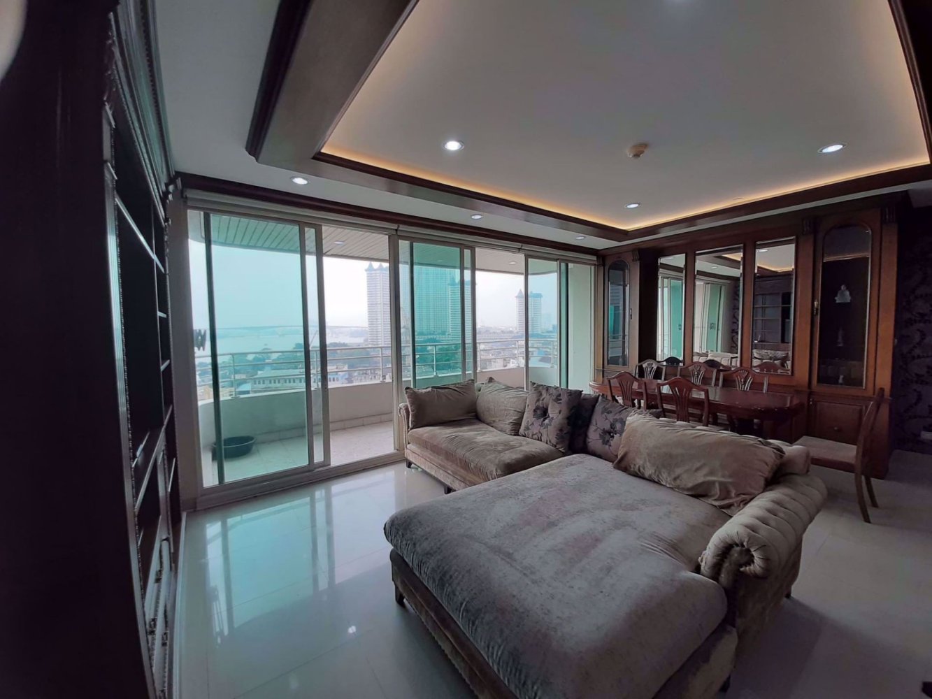 3 bedrooms Condo in Khlong San, Thailand No. 10250