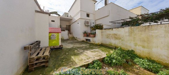 2 bedrooms House in Matino, Italy No. 93112 2