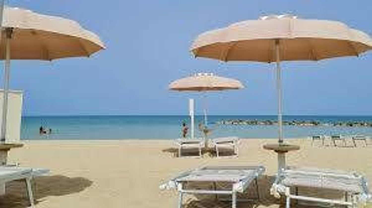 1000m² Building in Rimini, Italy No. 75887