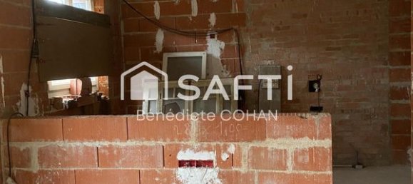 Casa de 4 dormitorios en Bonneval, France No. 62569 2