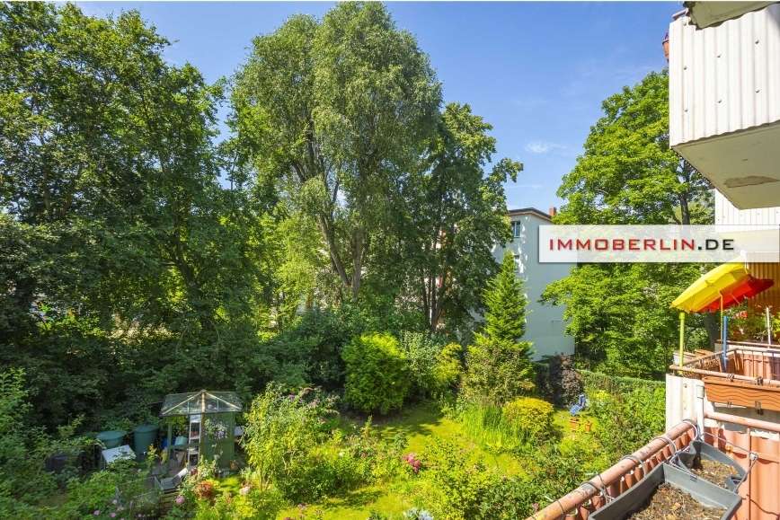 Квартира с 2 комнатами в Бриц, Германия № 39815