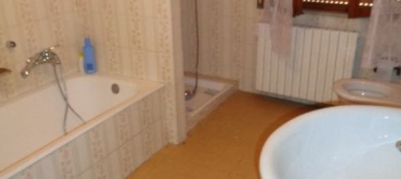 4 rooms House in Ziano Piacentino, Italy No. 148284 10