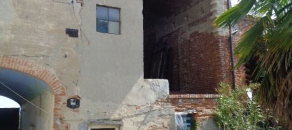 4 rooms House in Ziano Piacentino, Italy No. 148284 2