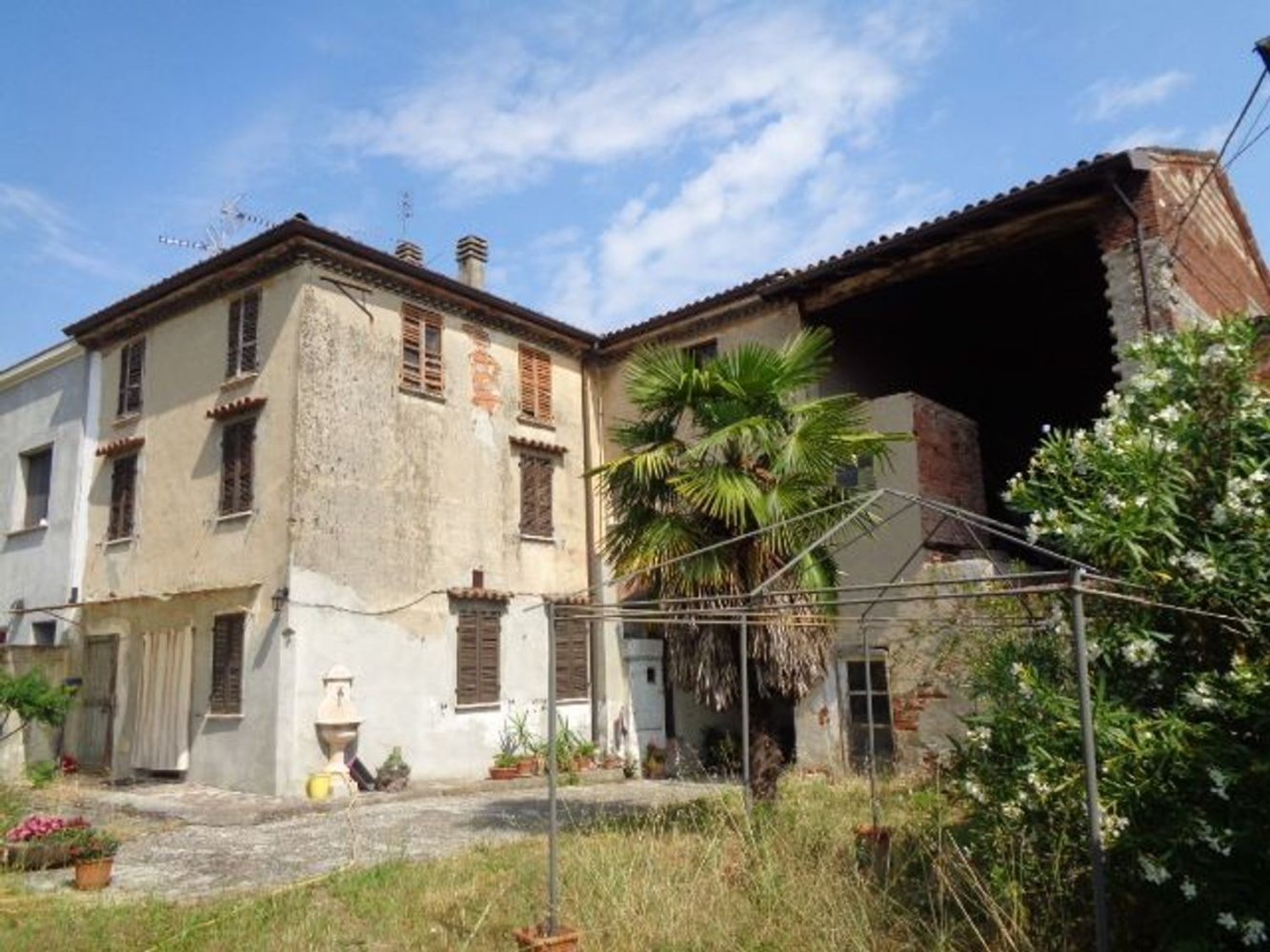4 rooms House in Ziano Piacentino, Italy No. 148284