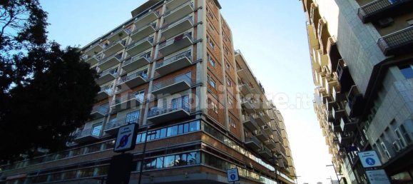 3 bedrooms Penthouse in Bari, Italy No. 283846 4