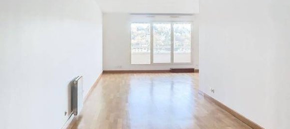 3 bedrooms Apartment in Corbeil-Essonnes, France No. 147720 2