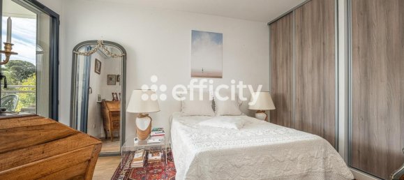 Apartamento de 2 dormitorios en Marseille, France No. 322784 9